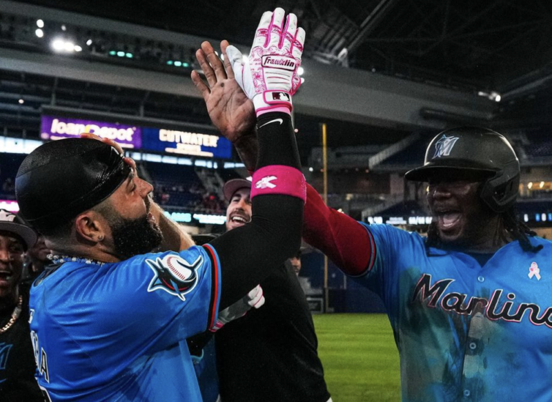 Emmanuel Rivera le apunta a los Marlins una victoria dramática